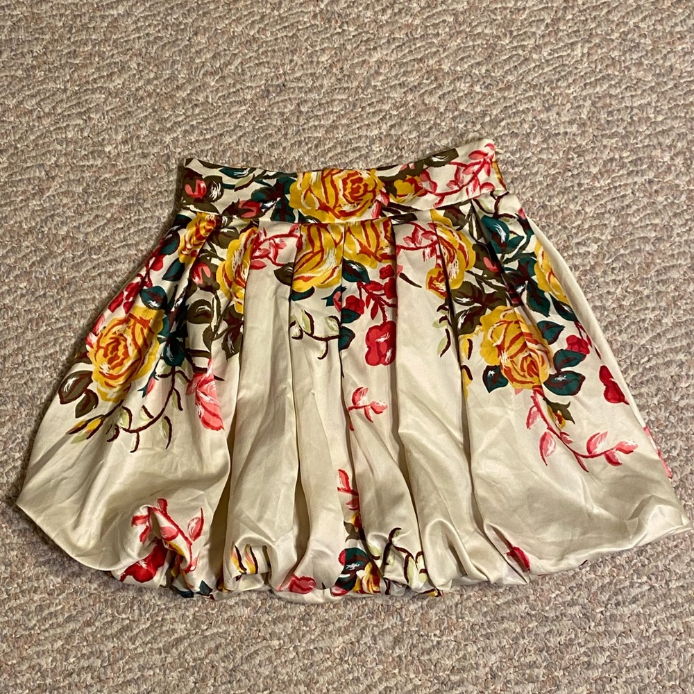 Bubble hem floral mini skirt
